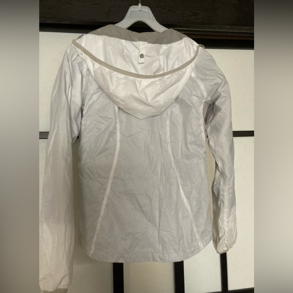 Womens MARMOT hooded rain jacket - Picture 2 of 3